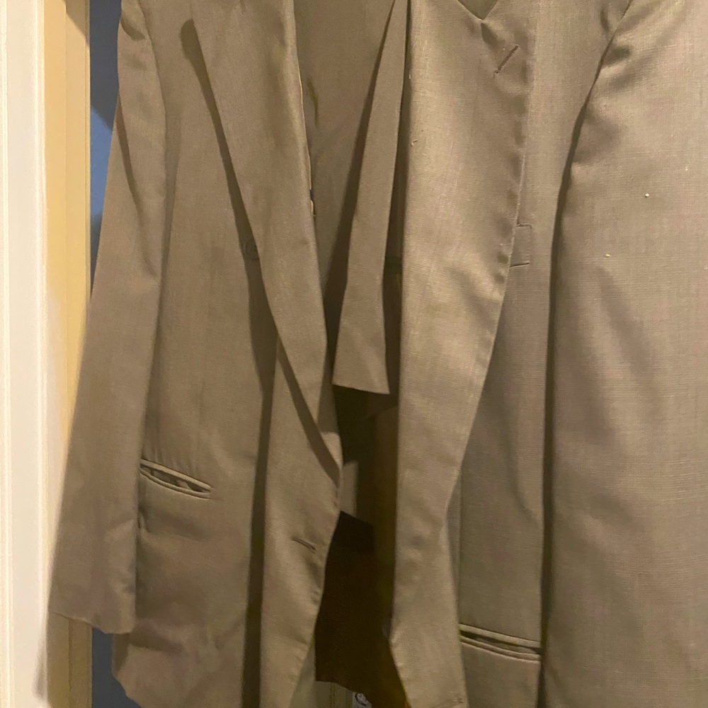 Men gray Stafford suite. Size 46